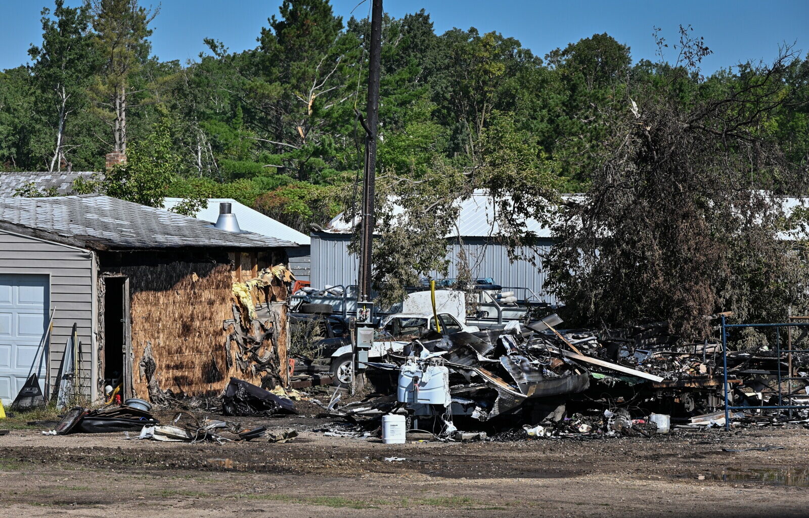 Fire destroys garage and camper on Oakland Beach Lane in Detroit Lakes - Detroit Lakes Tribune