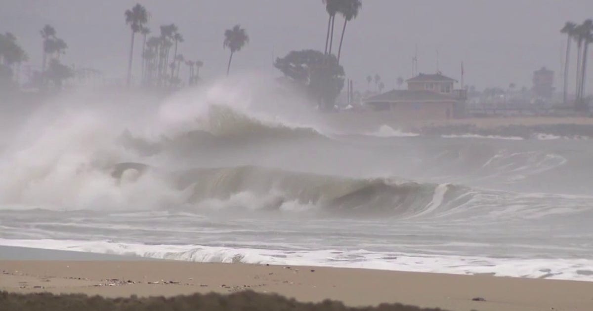 Long Beach crews battle high tides and dangerous surf from Hurricane Marie