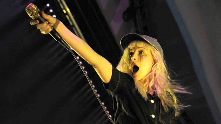 Hayley Williams not backing down over anti-ICE comments at San Diego concert – San Diego Union-Tribune