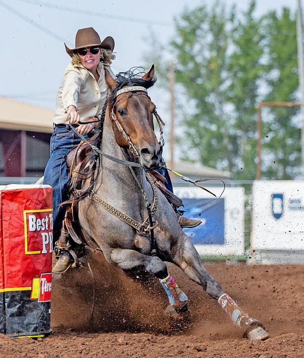 Running down a dream: Long Beach Peninsula barrel racer’s remarkable rookie run reaches finish line