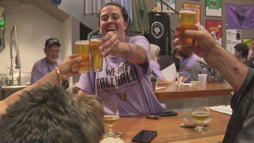 Valyries fan turn out for Oakland watch party for WNBA FInals Game 3 – KION Central Coast