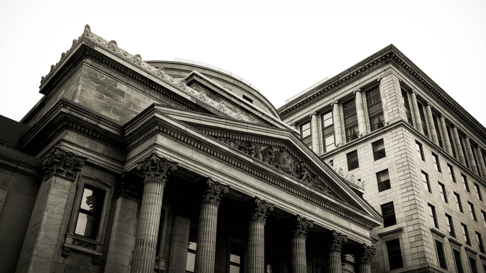 Farmers And Merchants Bank Of Long Beach (FMBL) Q3 Results Rattle Rich Valuation