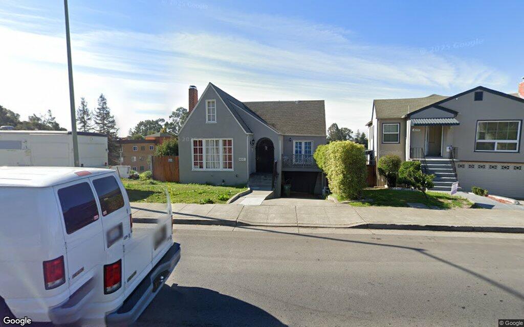 Golf Links Rd. 8245 - Google Street View