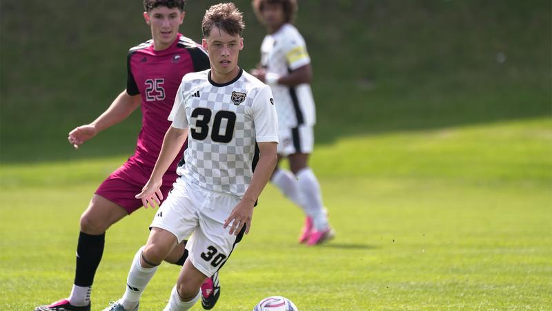 Men's Soccer Takes Undefeated Conference Start to Purdue Fort Wayne