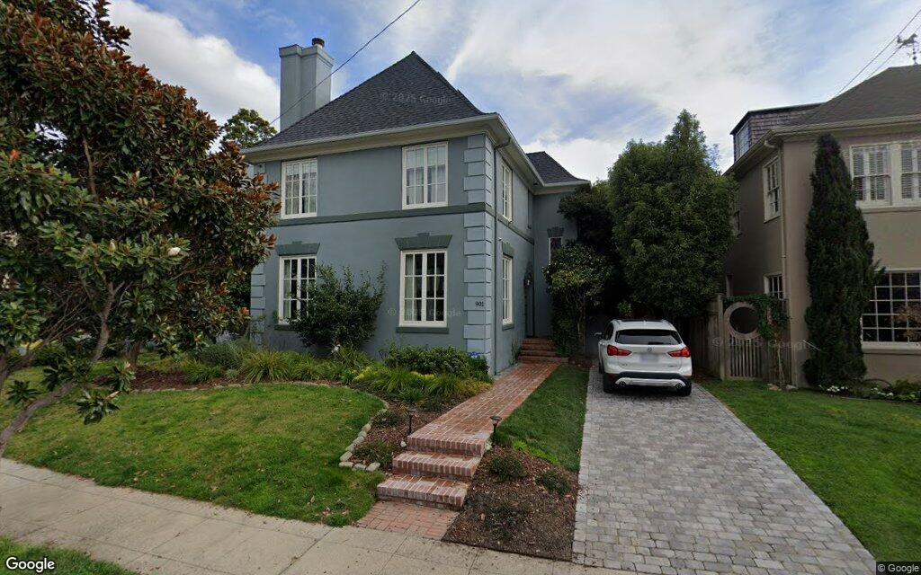 Paramount Rd. 901 - Google Street View