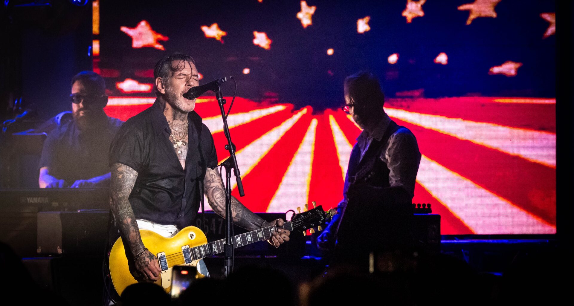 Social Distortion roars through Hollywood homecoming at the Palladium – San Gabriel Valley Tribune