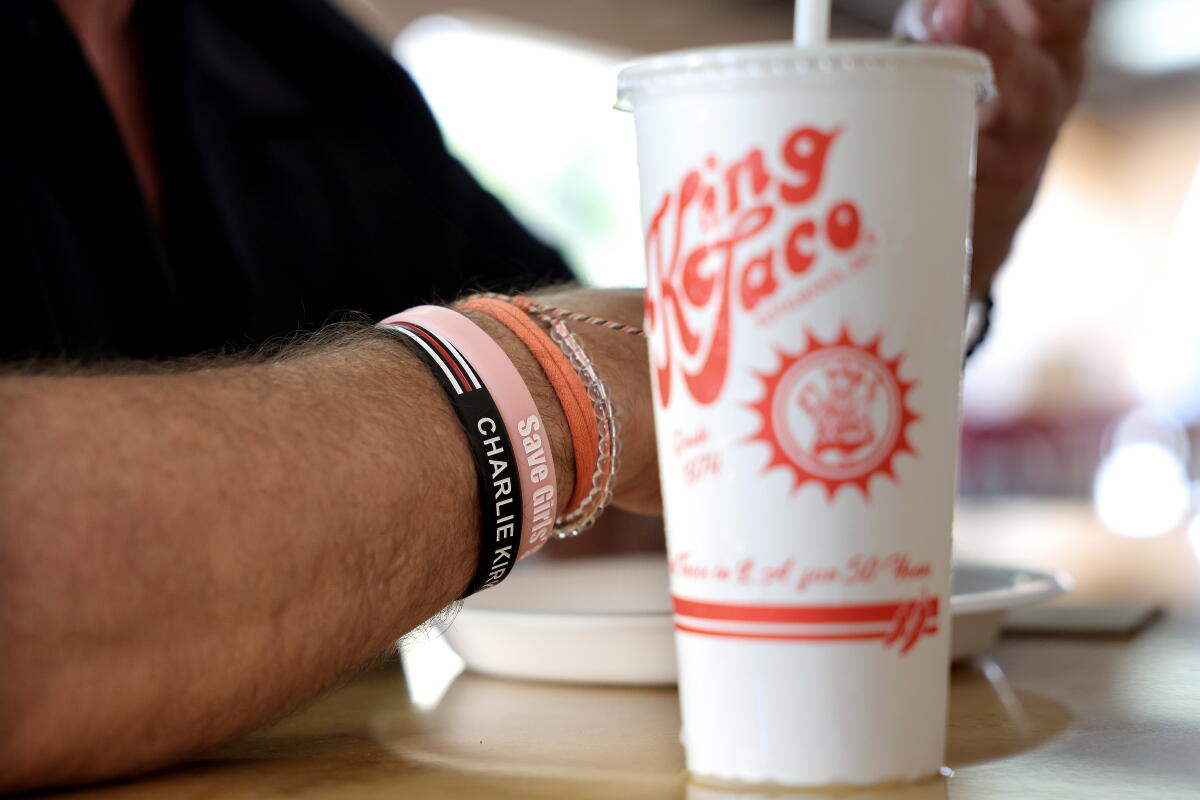 Gubernatorial candidate Steve Hilton dines at King Taco.