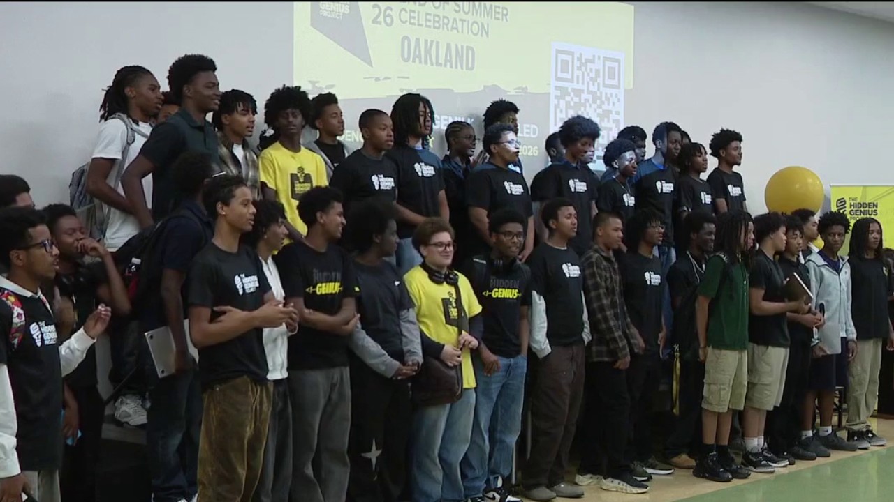 Hidden Genius Project celebrates Oakland students completing tech program