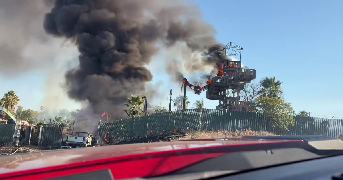 Brush fire near CaliBunga Waterpark in San Jose spreads to water slide