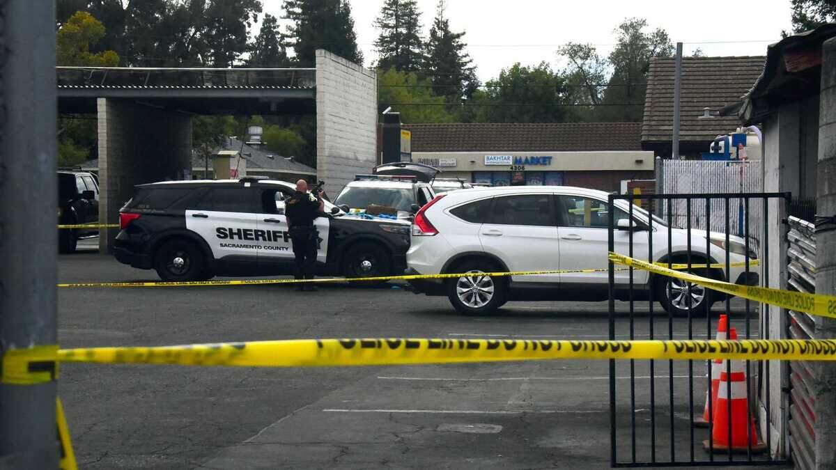 Sacramento deputies shoot man behind Eastern Avenue store