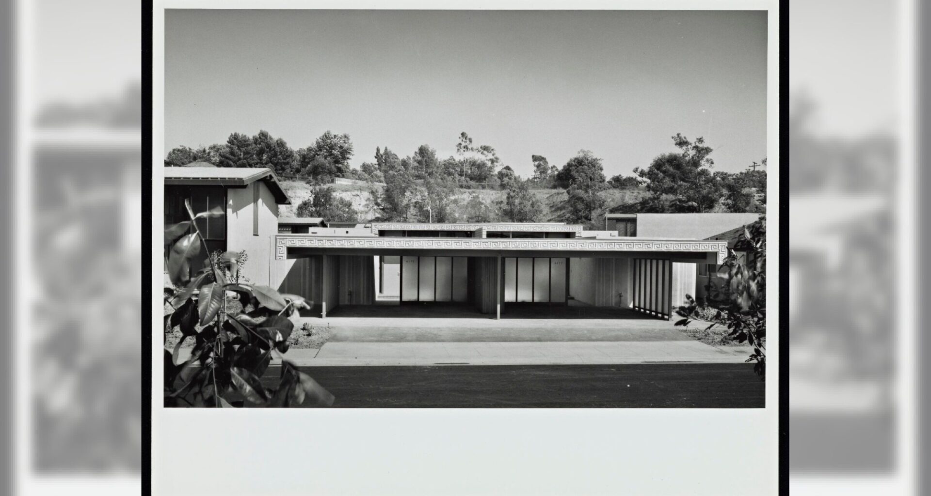 Long Beach mid-century duplex photographed by Julius Shulman seeks $1.5M – Orange County Register