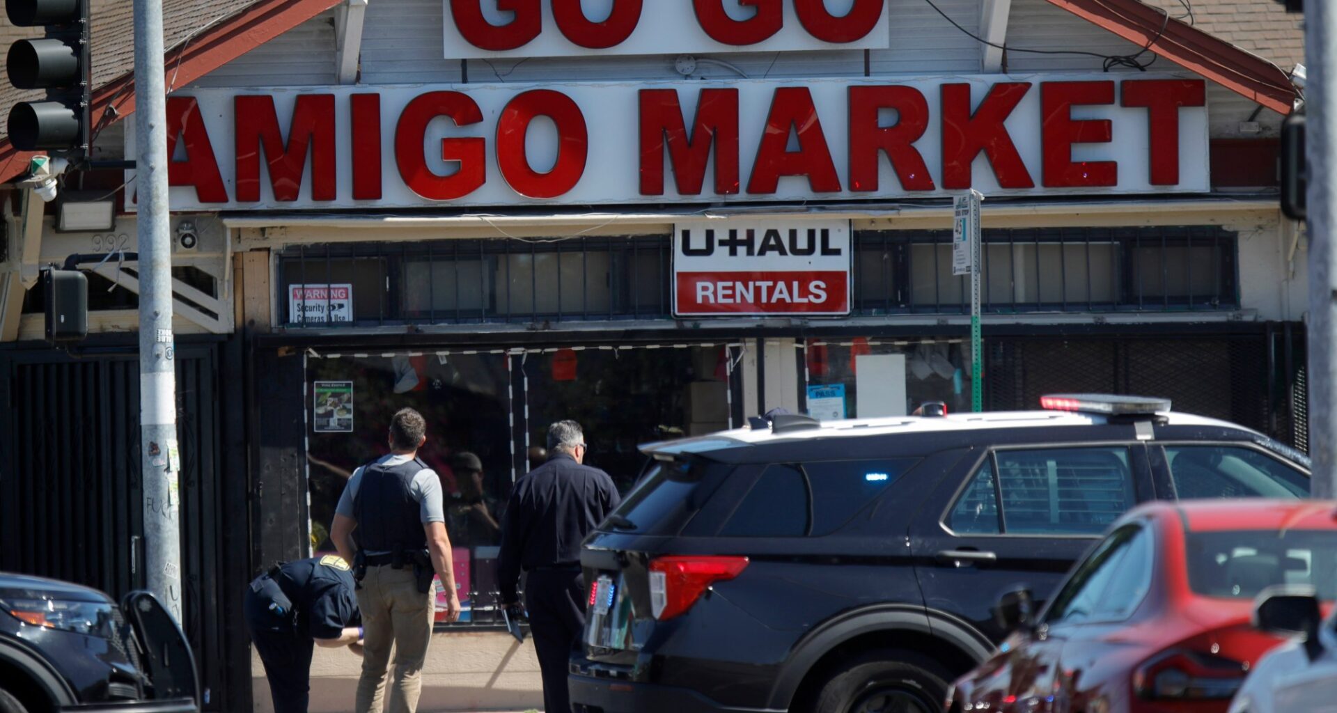 Police swarmed infamous Oakland liquor store suspected of pedaling drugs, stolen property