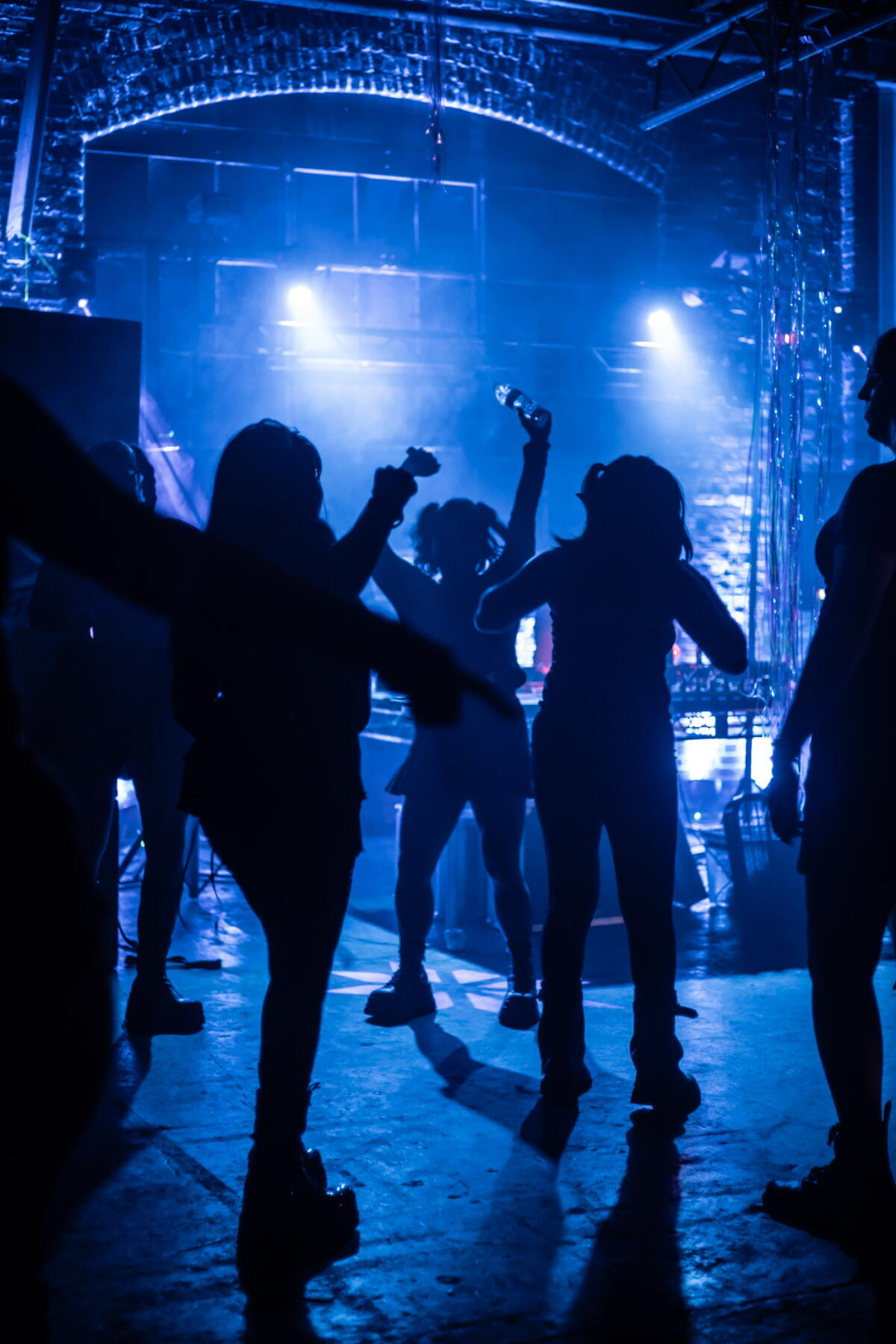 Ravers dance in the dark Trans*cendent