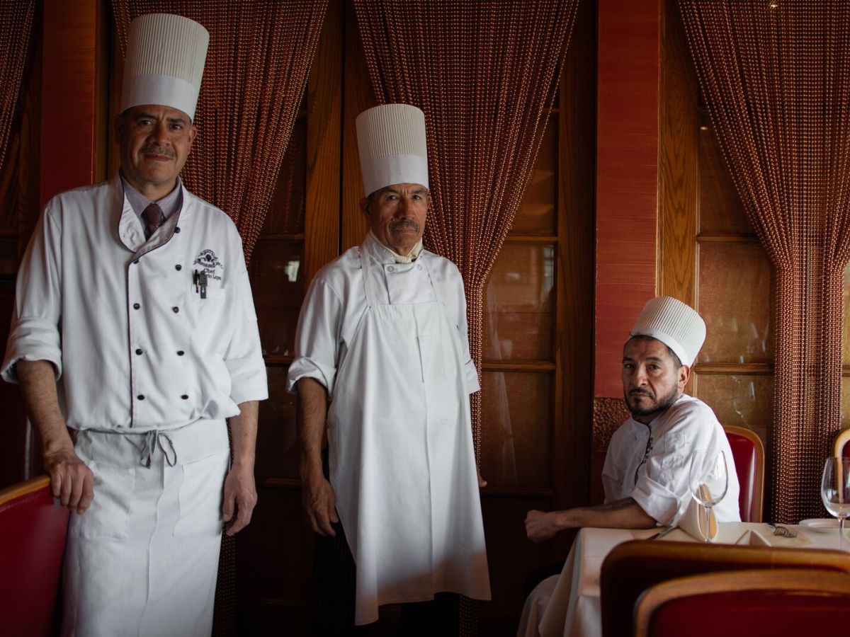 Scott’s, Oakland’s unofficial boardroom, is turning 50. Meet the chefs who have made a million cioppinos