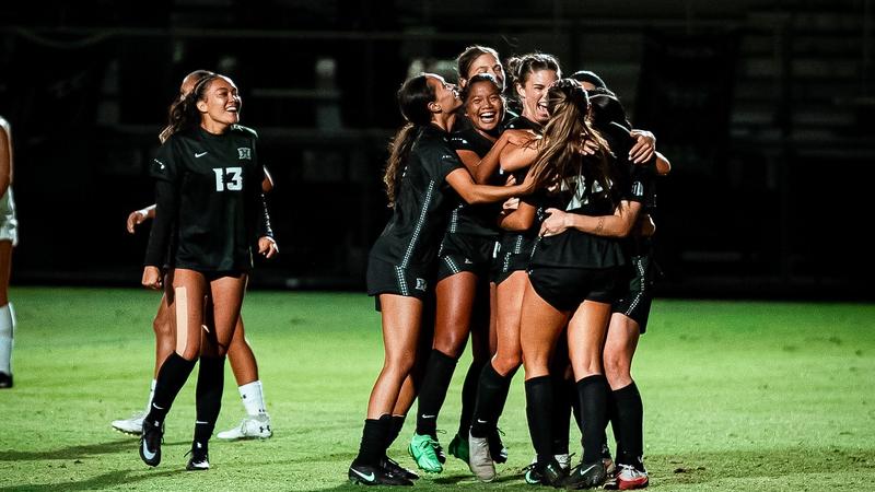 Soccer Shuts Out Spartans To Win Fourth Straight
