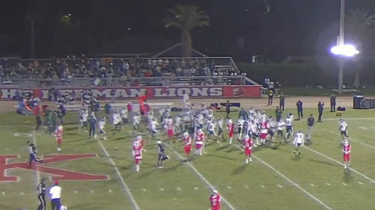Dinuba stuns Kerman with late TD in upset
