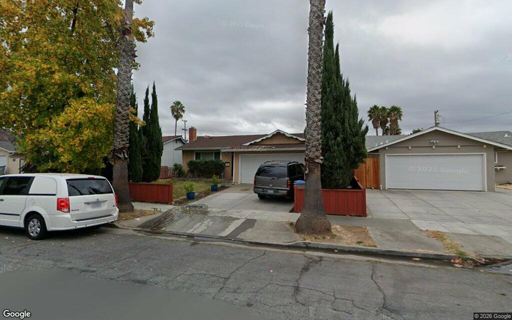 Golf Dr. 3190 - Google Street View