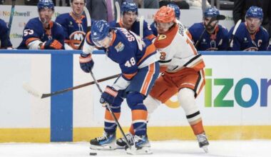Islanders ride 3-goal first period as Ducks drop 4th straight