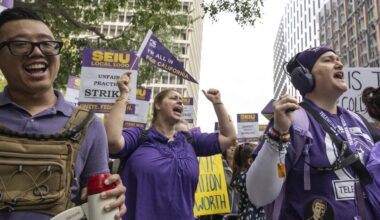 Photos: CA state workers strike Sacramento during SEIU strike