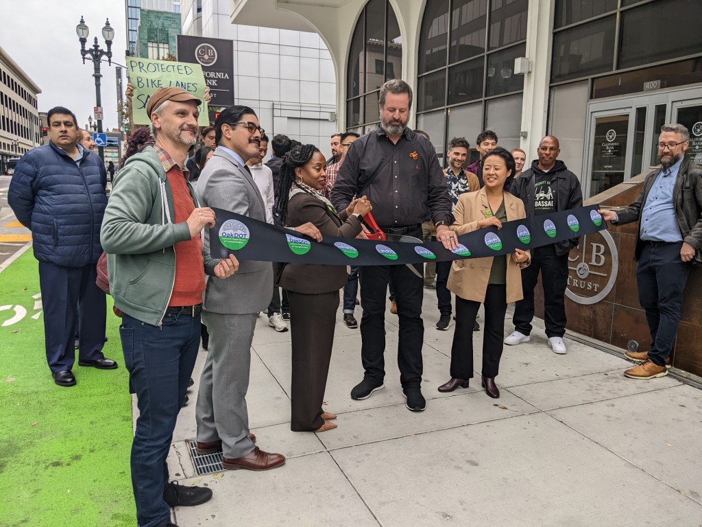 Oakland Celebrates New 20th Street Bikeway