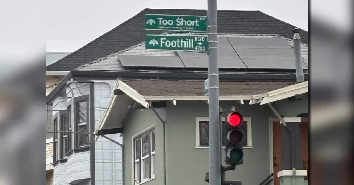 Who stole the Too $hort street sign in Oakland?