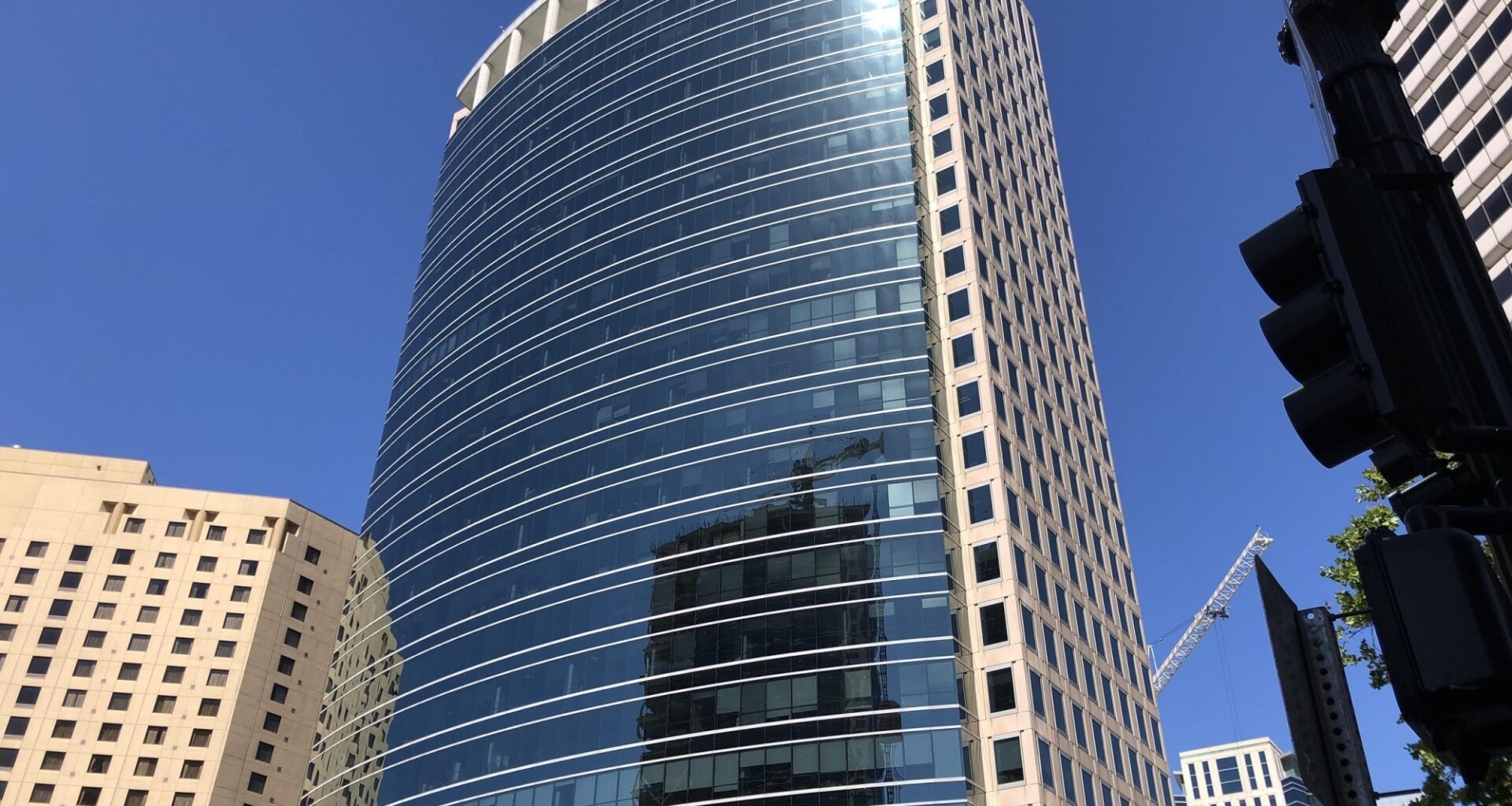 Loan failure jolts downtown Oakland office tower as market wobbles