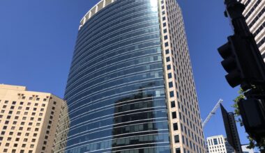 Loan failure jolts downtown Oakland office tower as market wobbles