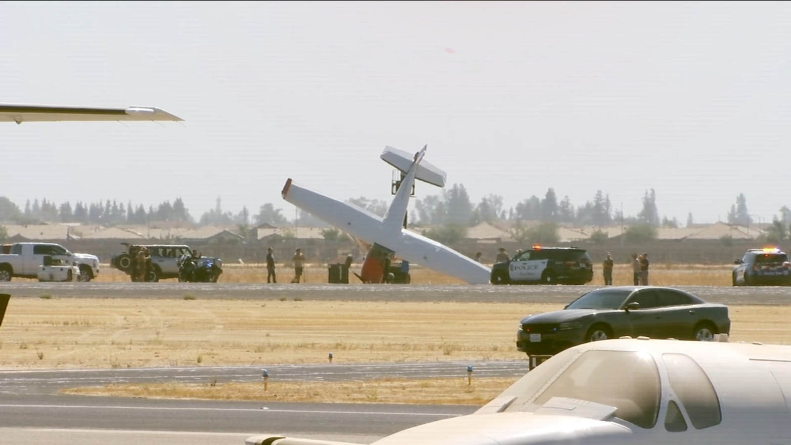Small plane crashes at Madera Municipal Airport, FAA says