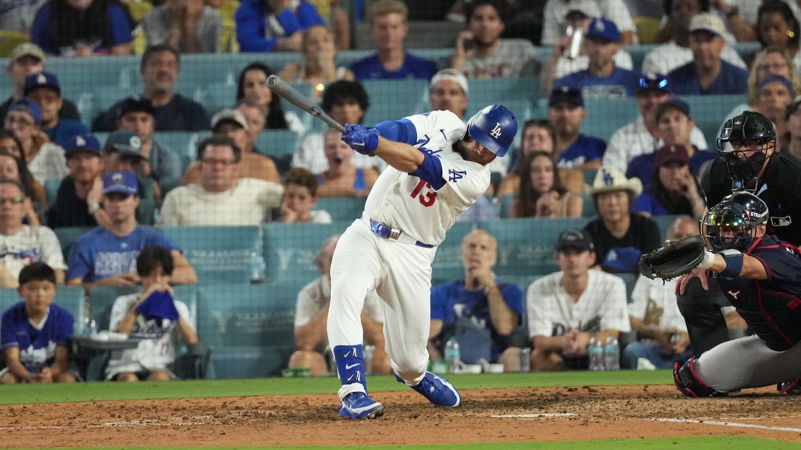 Los Angeles Dodgers' late rally falls short as the Atlanta Braves win Game 2 to tie NLDS