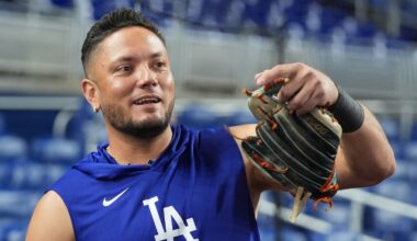 Dodgers star Miguel Rojas becomes US citizen