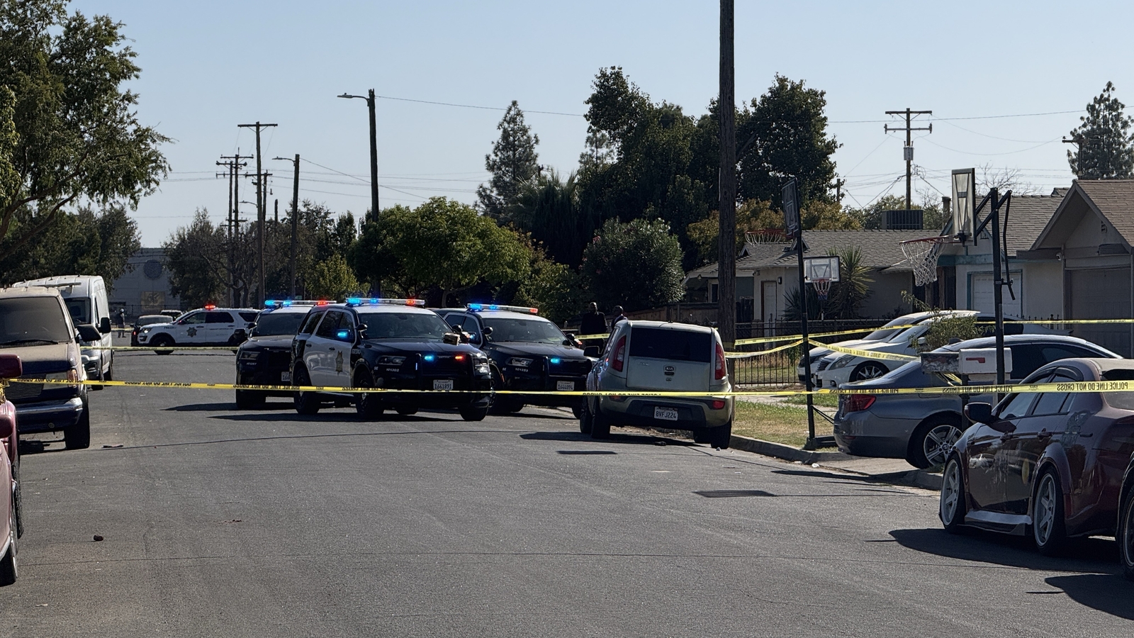 Suspect wanted after shooting leaves 2 people injured in East Central Fresno neighborhood