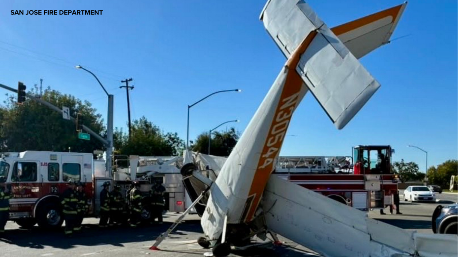 2 adults, 1 child injured in San Jose plane crash on Capitol Expressway at Excalibur Drive, fire department says