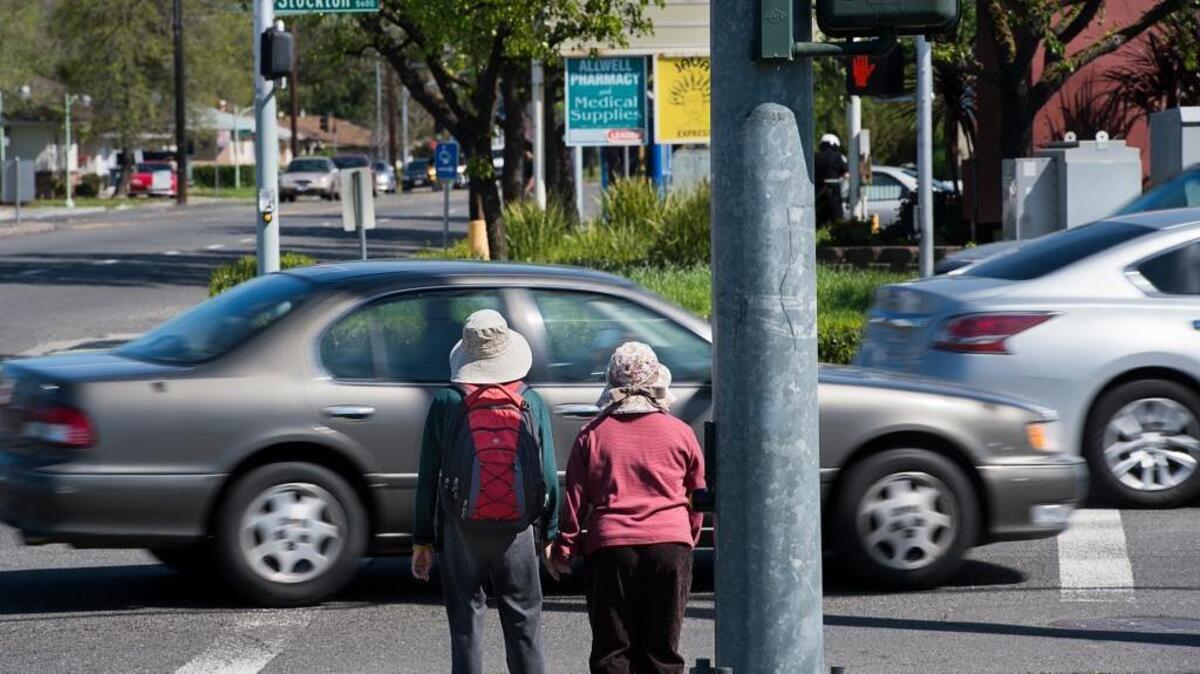Pedestrians wait to cross Stockton Boulevard at Fruitridge Road in Sacramento in 2016. The intersection is among 20 the city wants to study for potential safety improvements using state grant funding. Pedestrians wait to cross Stockton Boulevard at Fruitridge Road in Sacramento in 2016. The intersection is among 20 the city wants to study for potential safety improvements using state grant funding.