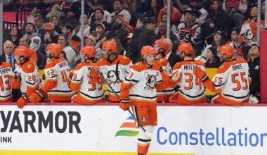 Ducks, Carlsson spark comeback in Philly, snap 5-game losing streak