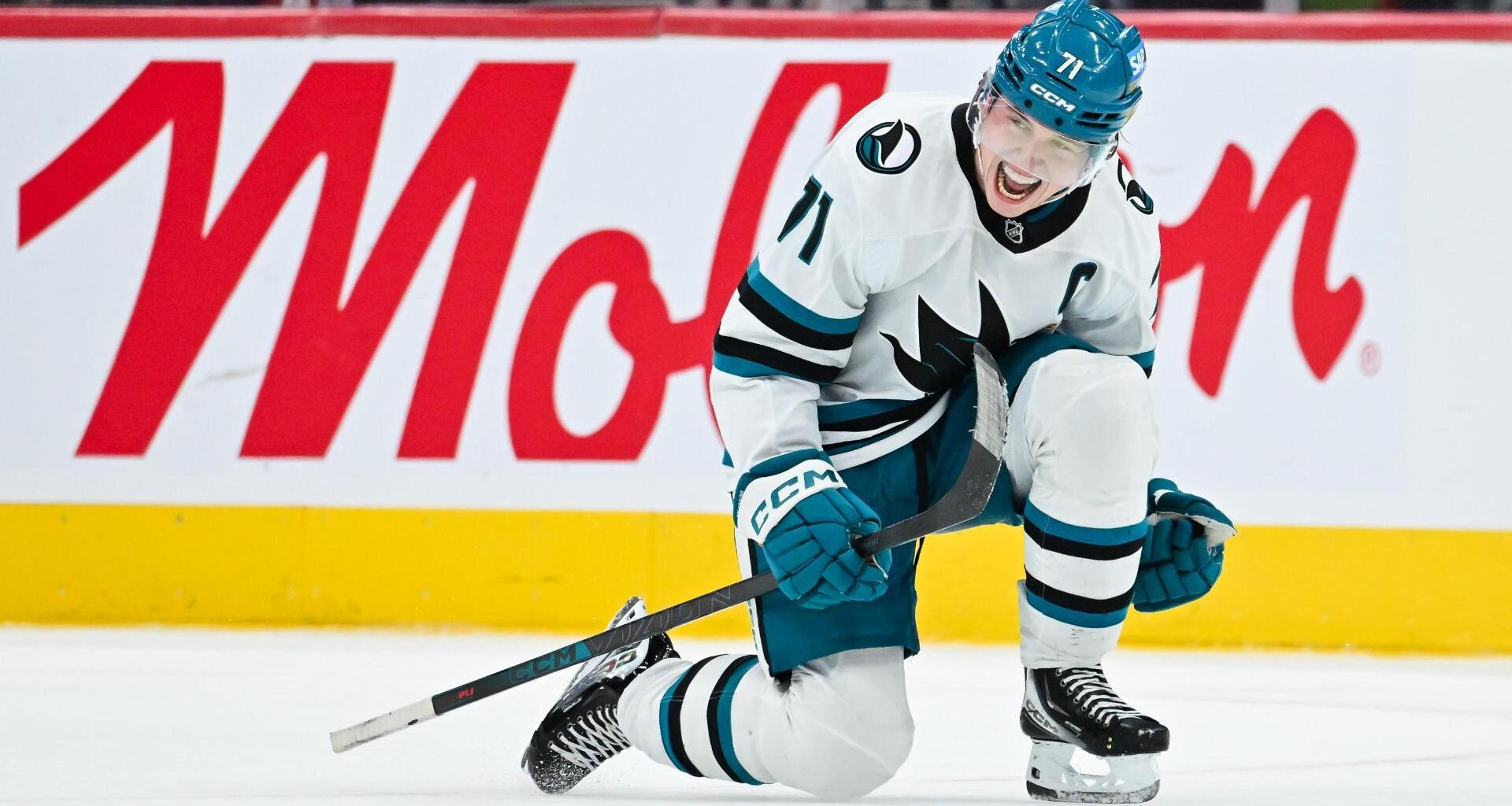 Celebrini scores his 2nd goal of the game on an OT power play to lift the Sharks past the Canadiens