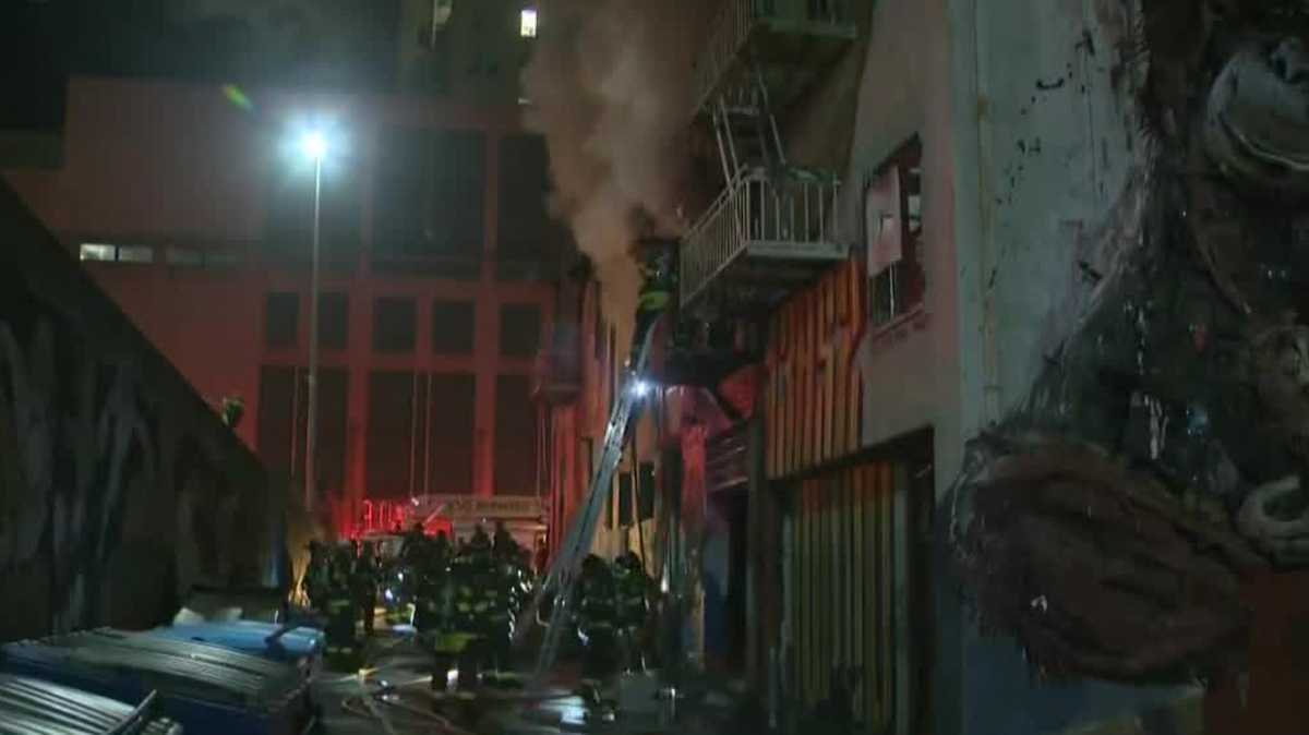 Downtown Sacramento fire sends 2 firefighters to hospital