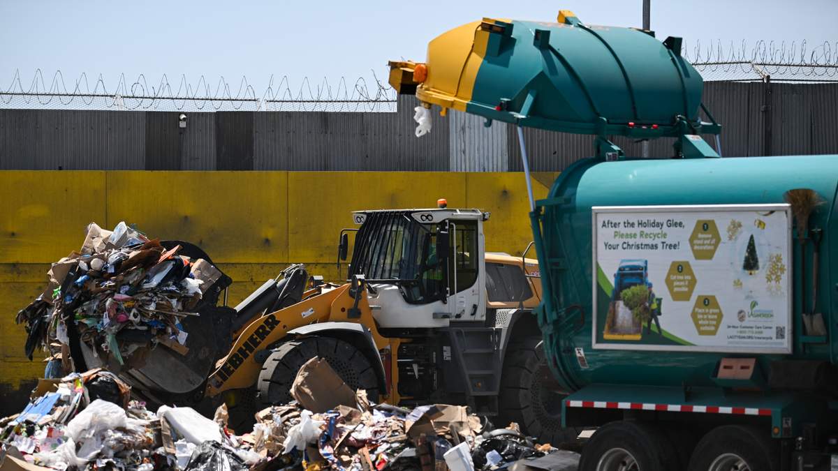 Thousands of SoCal Sanitation Workers Could Strike