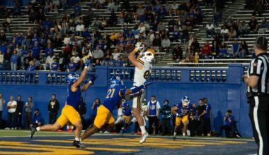 Cowboys rally behind Hughes to snap 8-game road losing streak | Football