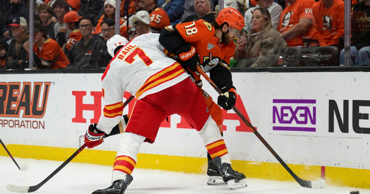 Pospisil's tiebreaking third-period goal pushes Flames to first win of the season, 4-2 over Ducks | National Sports