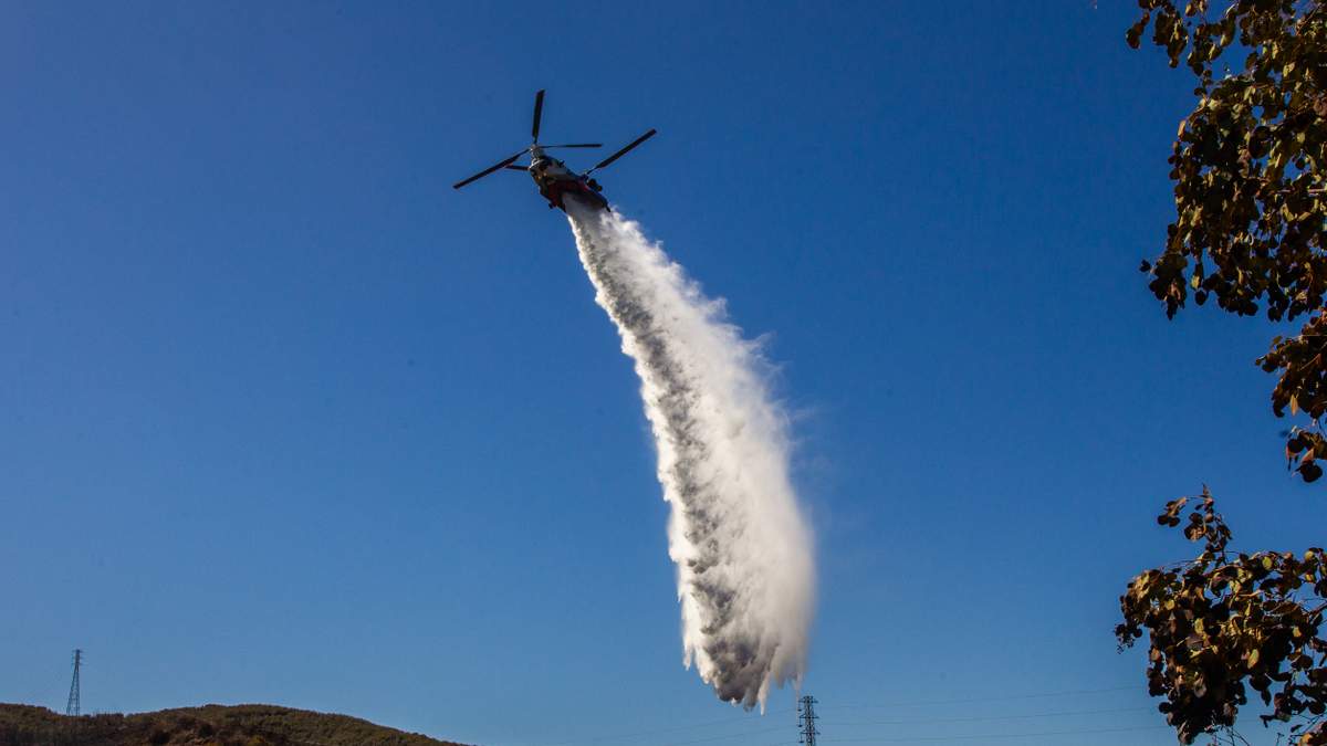 Malibu's Bryson Fire 52% Contained; Evacuations and Power Shutoffs Continue