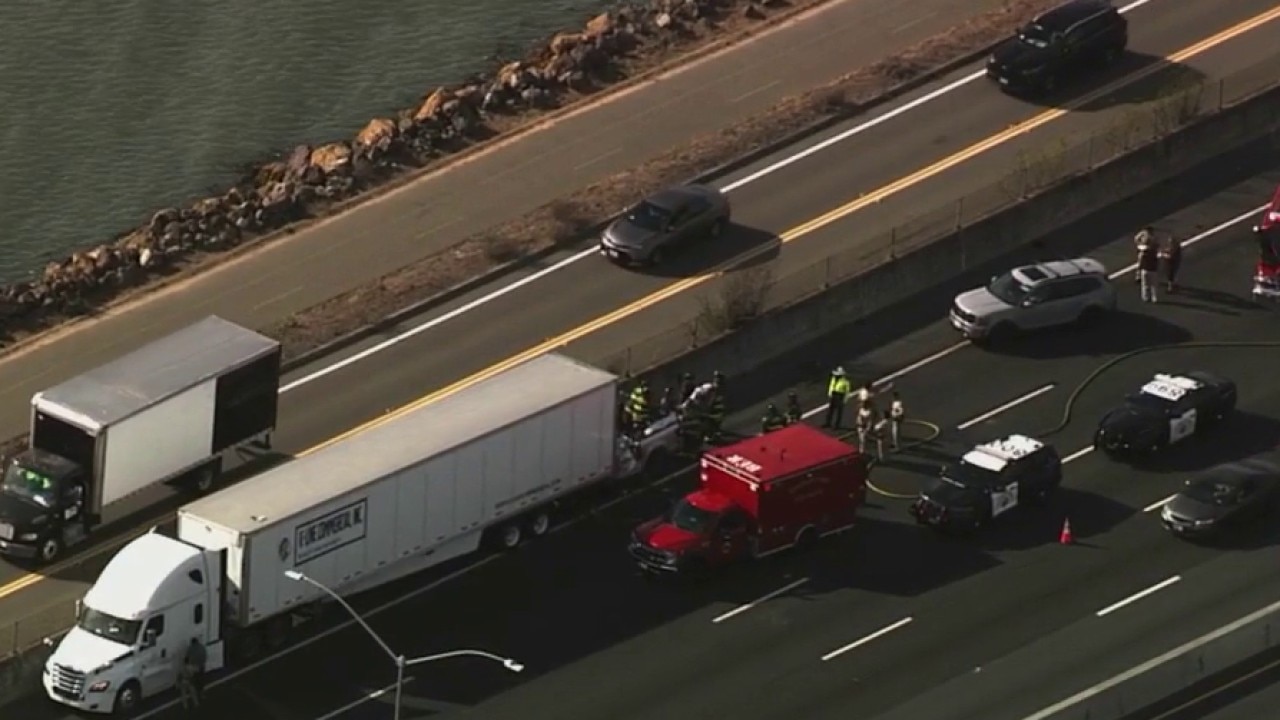 Fatal crash closes I-80 lanes in Berkeley