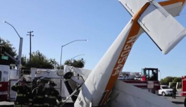 Small plane crashes onto San Jose’s Capitol Expressway