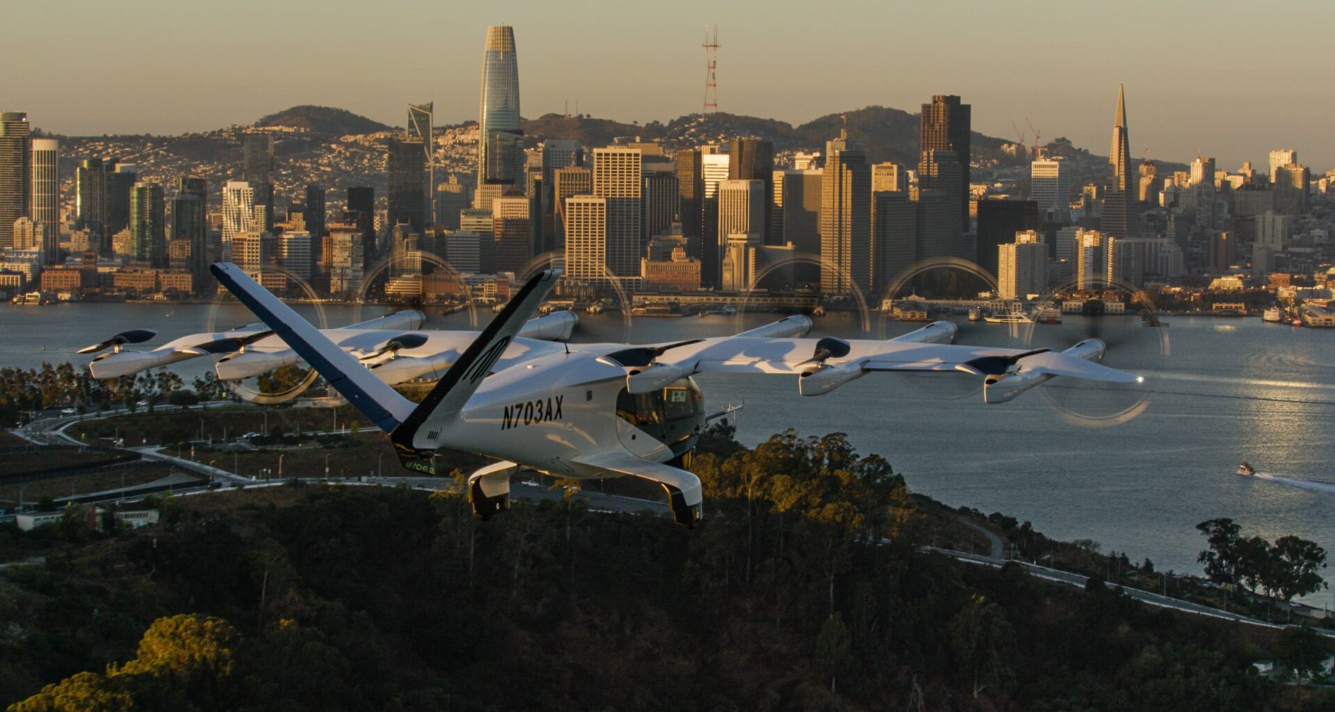 Midnight&rsquo;s golden hour flight to San Francisco