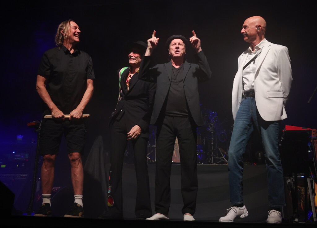 Beat goes on: All-star King Crimson offshoot band on tour with three former Frank Zappa band members – San Diego Union-Tribune