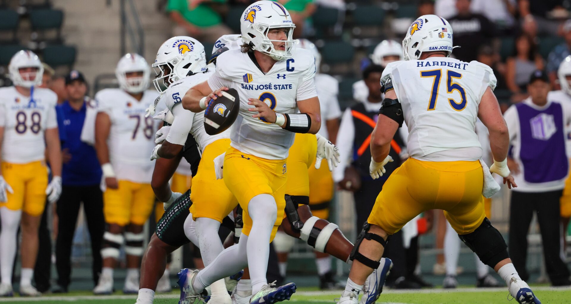 Ex-Hawaii quarterback Luke Weaver leads San Jose State to 20-16 win over his former team