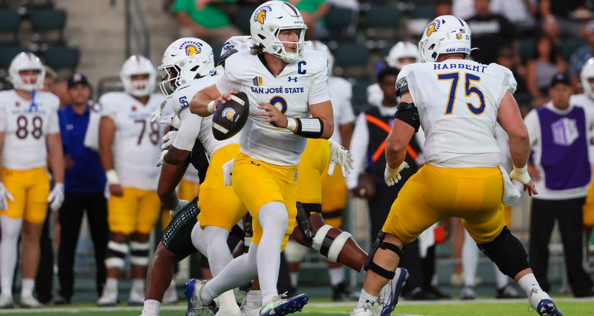 Ex-Hawaii quarterback Luke Weaver leads San Jose State to 20-16 win over his former team