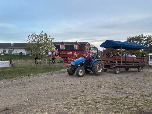 Bowers Farm wagon ride (Photo courtesy of Oakland County Parks)