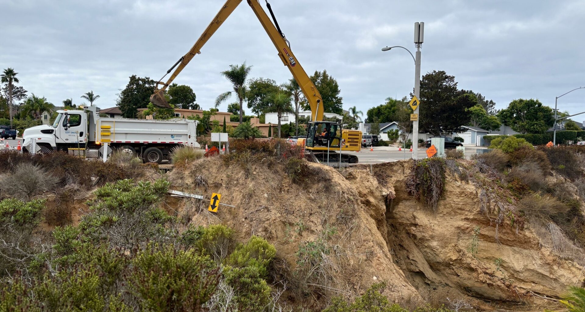 Emergency repairs underway on failed drainage pipe on Del Mar Heights Road – San Diego Union-Tribune