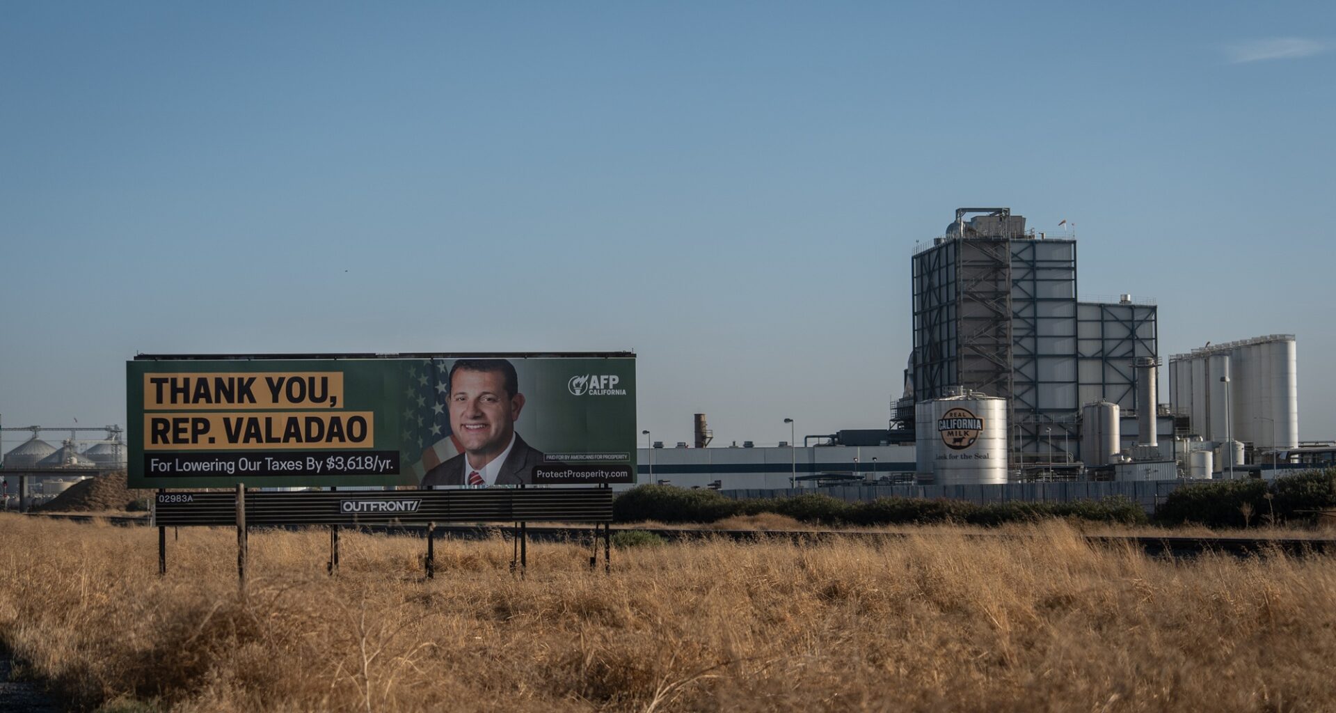 Pre-Election ICE Surge in California Could Backfire on Republicans