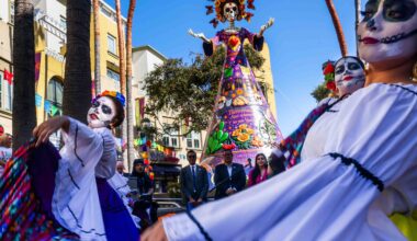 Photos: Oakland welcomes La Catrina from México in the heart of Fruitvale
